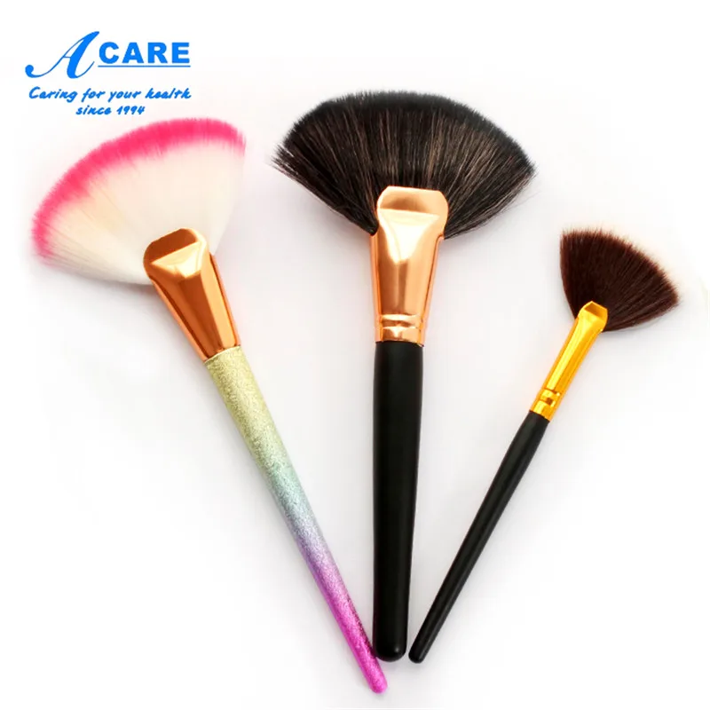 Makeup Fan Brush Portable Soft Cosmetic Contour Foundation Blusher Face
