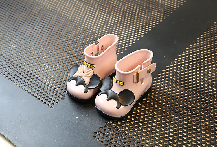 Непромокаемые сапоги для маленьких девочек; милая резинка; водонепроницаемые Нескользящие Дизайнерские Сапоги без застежки для малышей; детская водонепроницаемая обувь