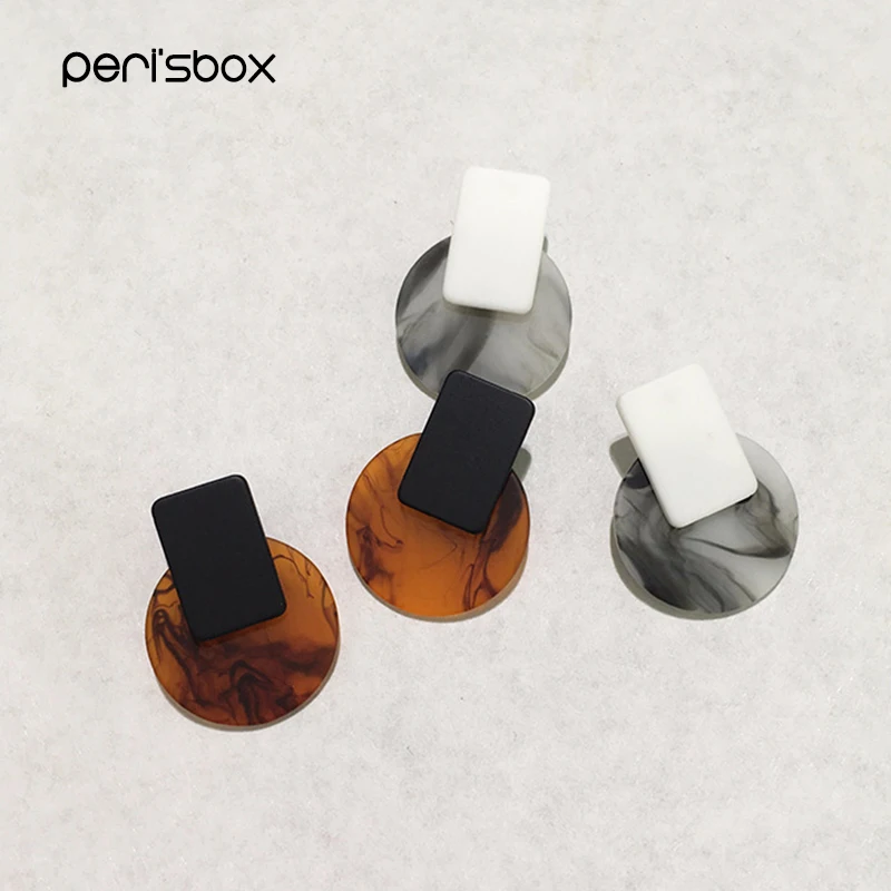 

Peri'sBox Delicate Acrylic Grey Tortoise Disc Earrings For Women Geometrical Round Coin Stud Earrings Lucite Aretes Earrings
