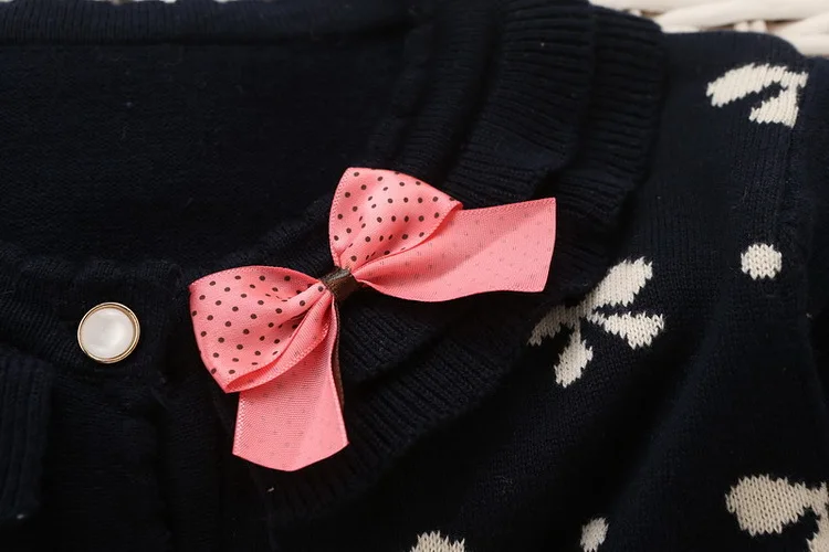 TONGMAO/осенне-зимний свитер для маленьких девочек Повседневный Стильный хлопковый Кардиган для девочек с длинными рукавами и круглым вырезом, однотонный Детский свитер с бантом