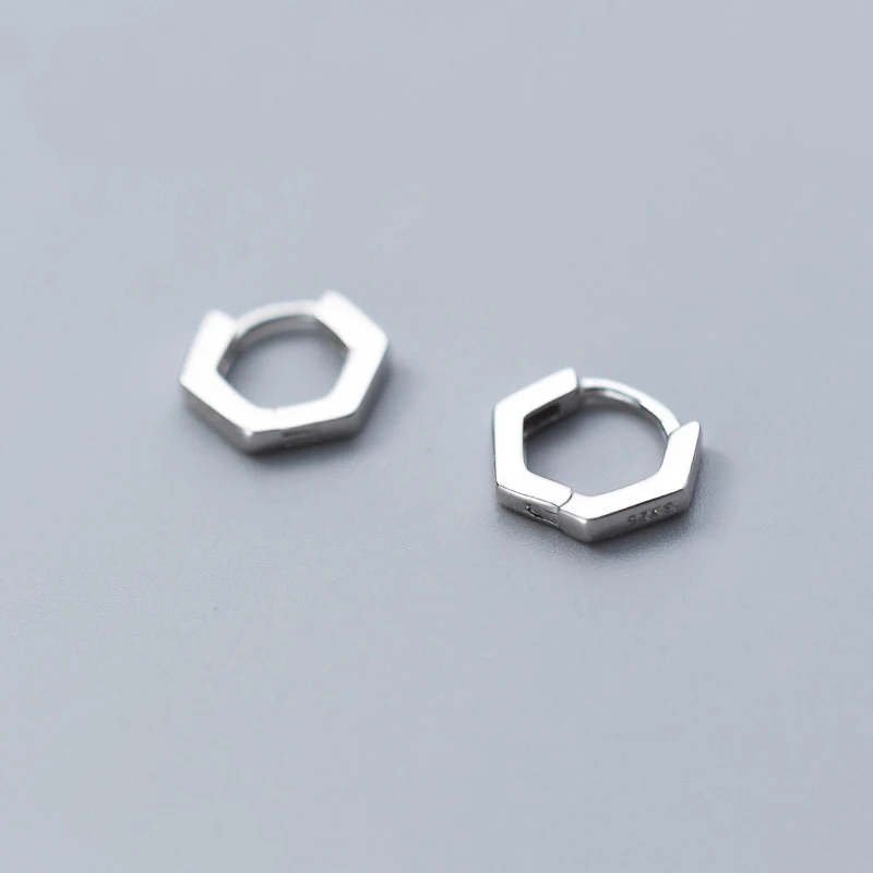 MloveAcc 100% 925 Solid Sterling Silver Hoop Earring Hexagon Ear Cuff Clip On Earrings for Women Girl Teen Gift Jewelry
MloveAcc 100% 925 Solid Sterling Silver Hoop Earring Hexagon Ear Cuff Clip On Earrings for Women Girl Teen Gift Jewelry