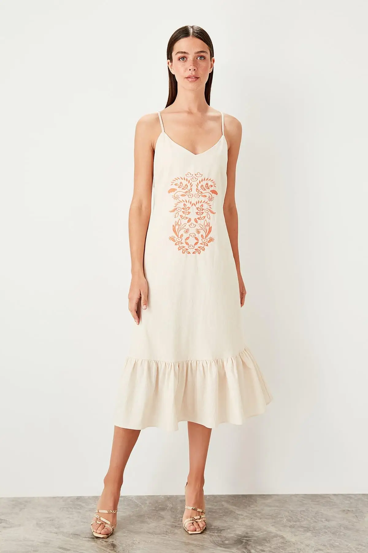 

Trendyol Beige Patterned Dress TWOSS19EH0237