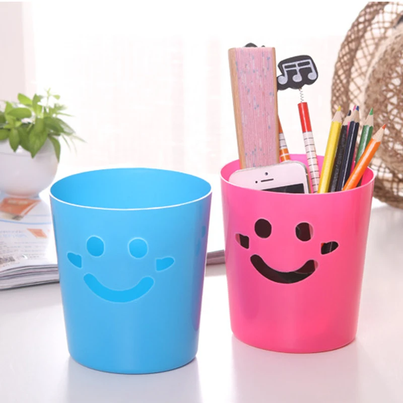 MEIKENG 1PC Lovely Smile Plastic Material Pencil Holder Pen Pot Pencil