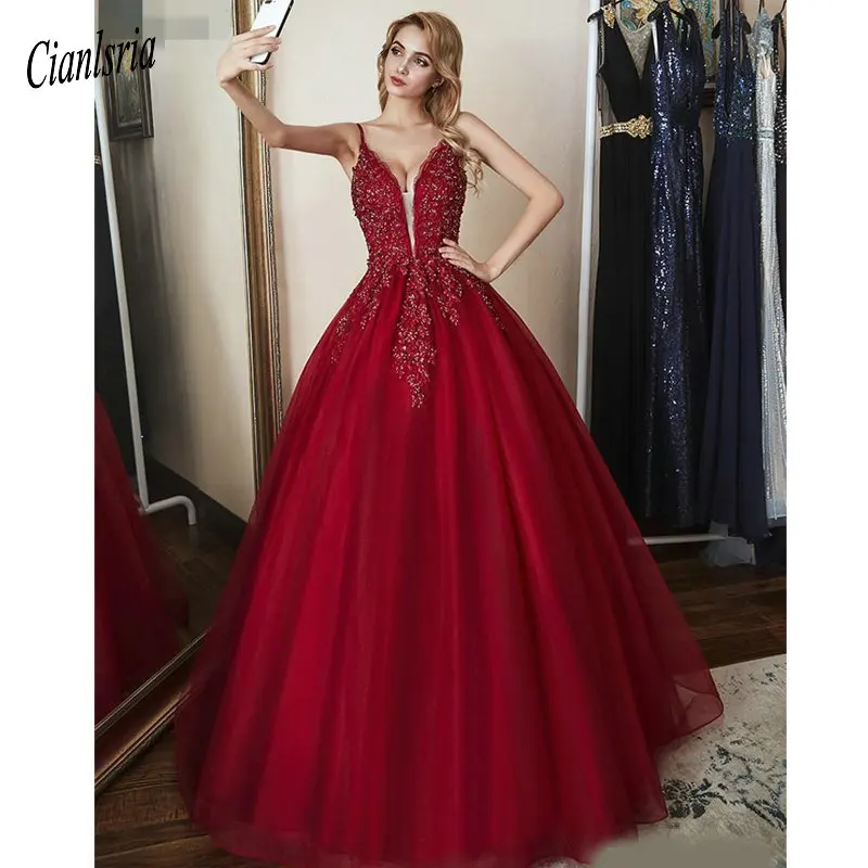 Red Spaghetti Strap Ball Gown Quinceanera Dresses V Neck Appliques Beads and Sequin Prom Gown Floor Length Tulle Sweet 15 Dress