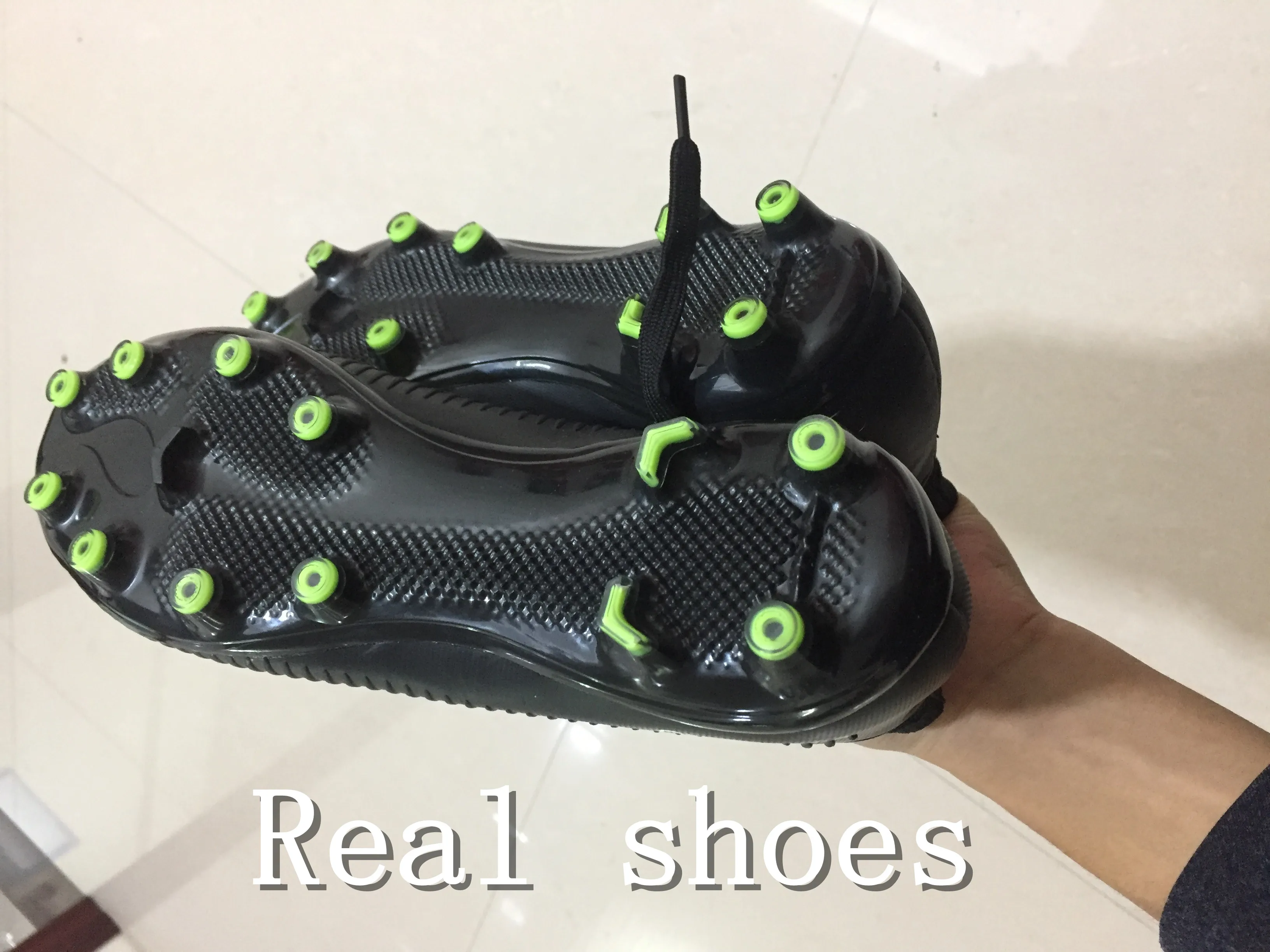 Sapatos de futebol