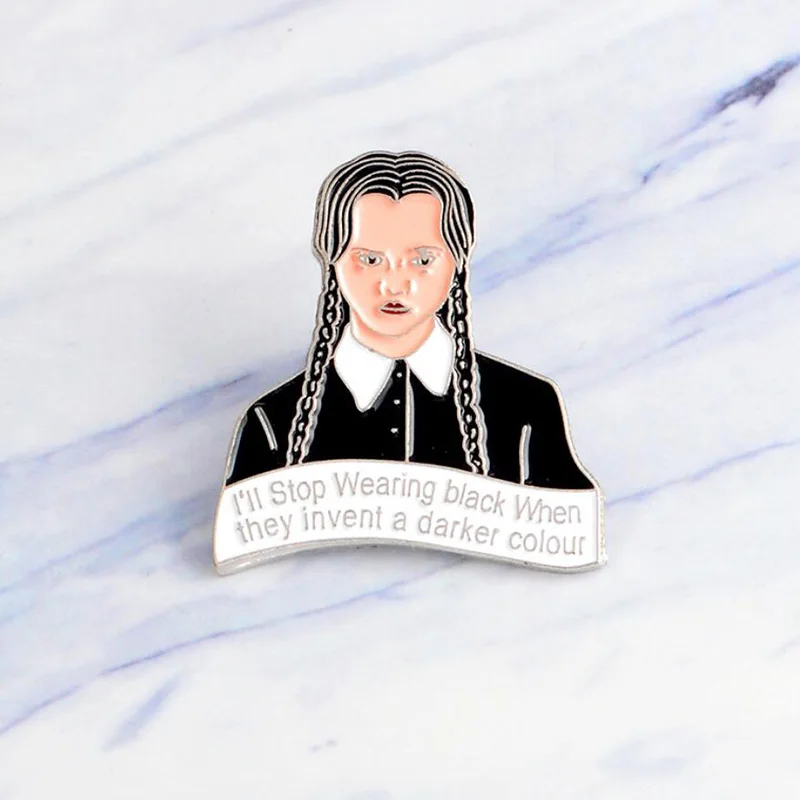 Jisensp панк среда Аддамс девушка брошь Pin милые Для женщин эмаль контактный моды Кнопка Знак Контакты украшения для девочек Для женщин