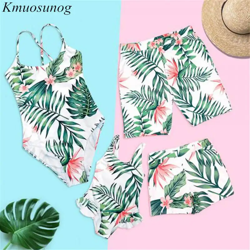 

Family Matching swimsuit Leaf Print Beachwear mae e filha Mommy and me swimming swimwear trunks for kids men Family Set C0313