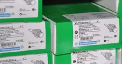 

2PCS XS612B1DAL2