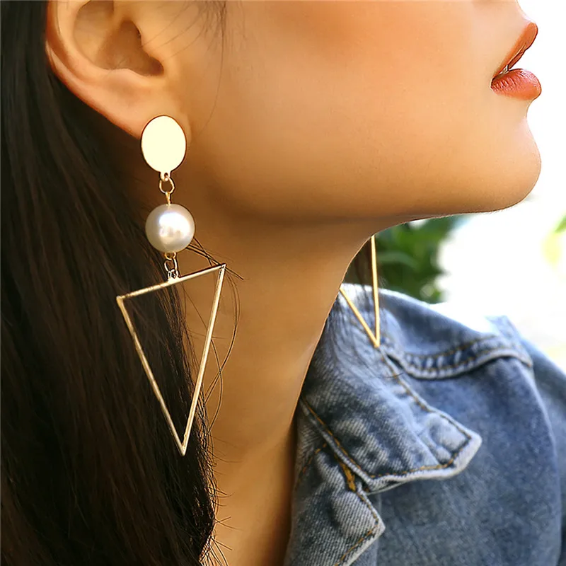 

RUNMEIFA New Vintage Gold Triangle Stud Earrings Geometric Bijoux Bohemia Female Statement Pearl Jewelry Gilrs Gift Brincos