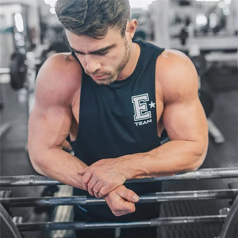 YEMEKE-Gyms-Clothing-Fitness-Men-Tank-Top-with-hooded-Mens-Bodybuilding-Stringers-Tank-Tops-workout-Singlet (2)