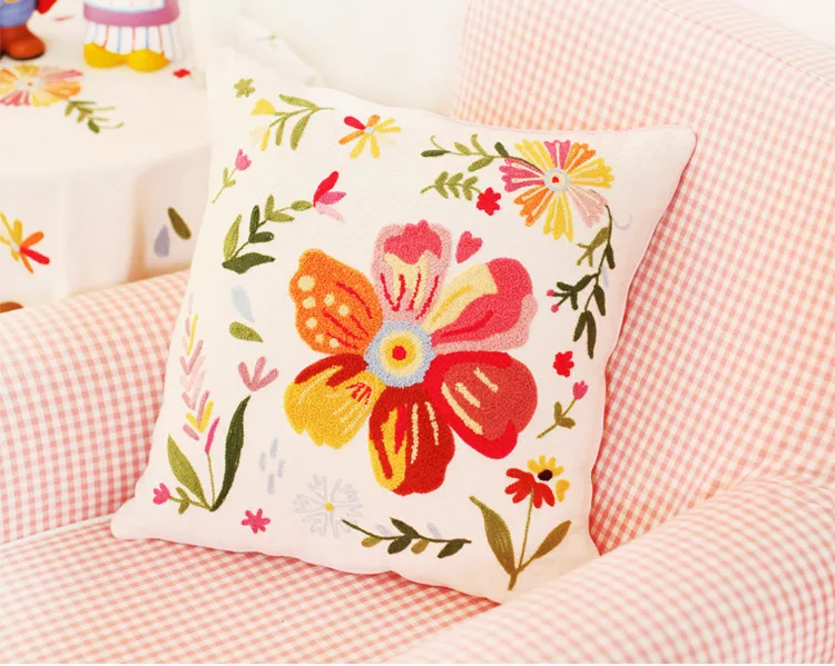 

Handmade Emroidered Sweet Flowers Rustic Style Comfortable Cotton Linen Sofa Cushion Covers for Home/Car Decor