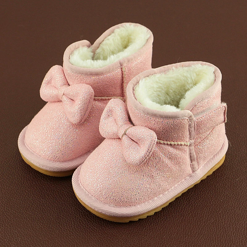 Baratos 2018 moda Bling de la mariposa del nudo Niñas Botas de nieve Invierno Caliente infantil del niño del bebé Zapatos moda arco Niñas Botas de nieve