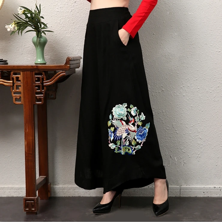 

2018 autumn new embroidered ethnic wide-leg pants