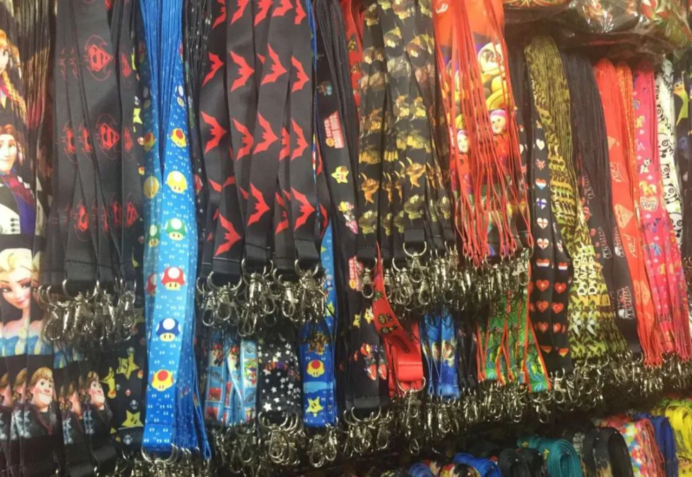 50 piezas/lotes al por mayor al azar 50 diseños diferentes de Anime de dibujos animados collar Correa cordones teléfono celular PDA clave ID Correa encantos - 4