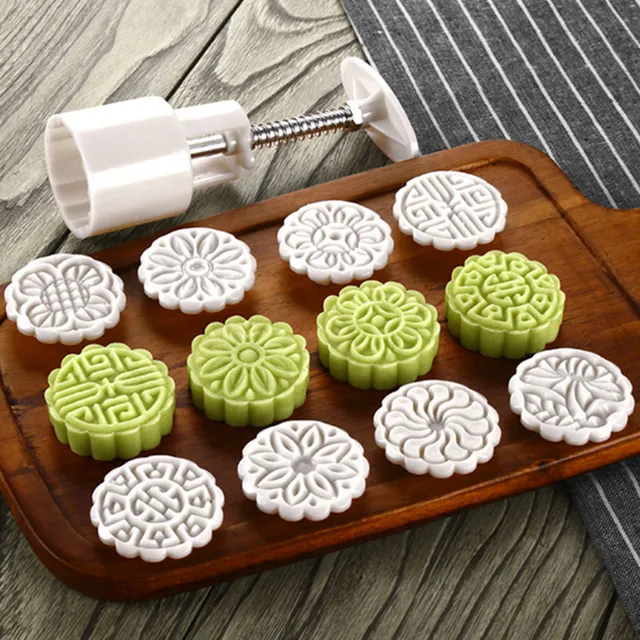 Cheap Cake Plungers Round Flower Plastic Moon Cake Mold 50 Gram Chinese 