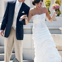 Куртка+ брюки+ жилет+ галстук) уменьшают подходящую на заказ однобортный кнопки нотч смокинг жених свадебное деловой костюм