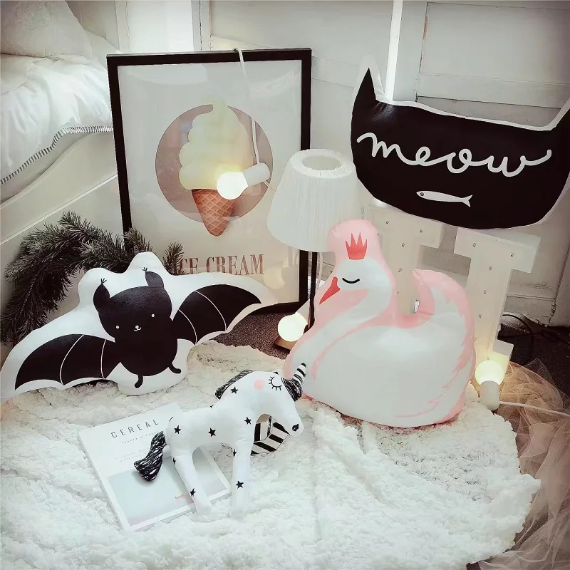 Us 727 9 Offschöne Cartoon Tiere Einhorn Schwan Katze Fledermaus Kissen Kissen Kinder Bett Room Decor Baby Ruhe Schlaf Puppen Foto Requisiten