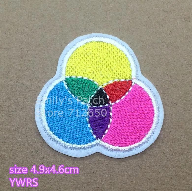  4.9x4.6cm 1