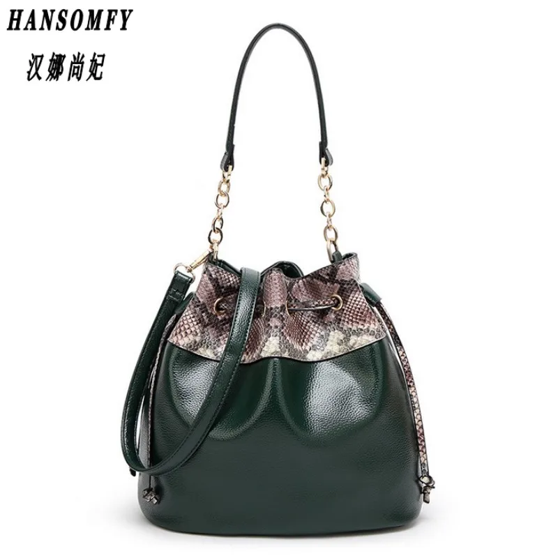 100% Genuine leather Women handbags 2018 New Fashion women's bag Ladies luxury Patent Shoulder Bags Women Messenger Bags
100% Genuine leather Women handbags 2018 New Fashion women's bag Ladies luxury Patent Shoulder Bags Women Messenger Bags