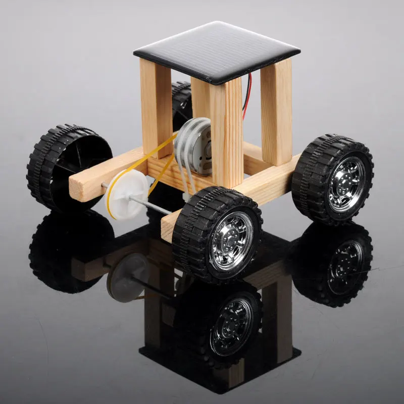 Four Wheel Drive Model Toy Technology Handmade Toys DIY Solar Toys for