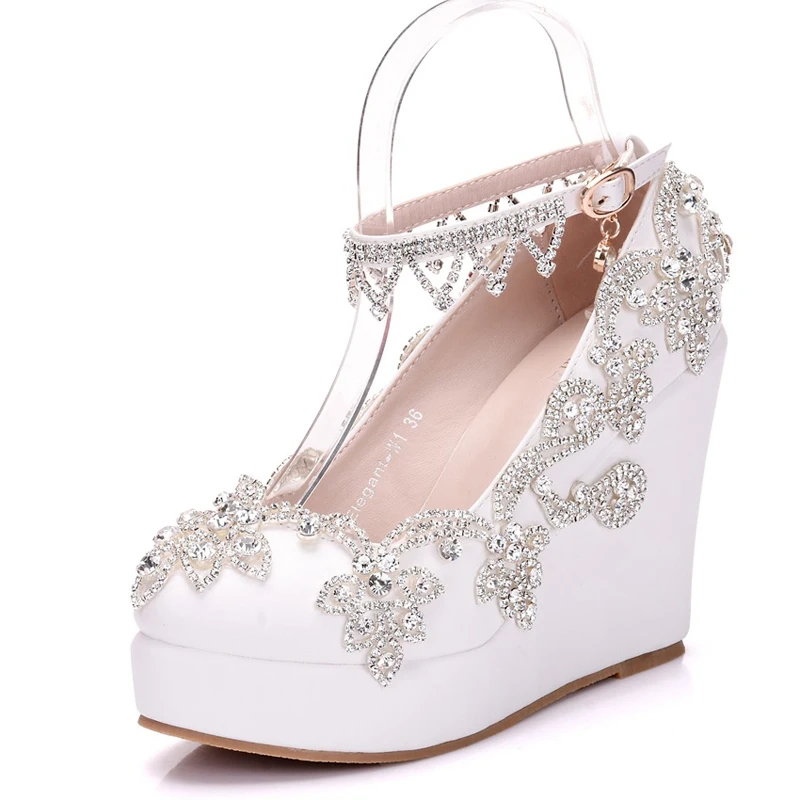 Удобные пряжки ремни танкетке белый Цвет Свадебные модельные туфли 4 дюйм(ов) высокие каблуки платформы обувь для матери невесты