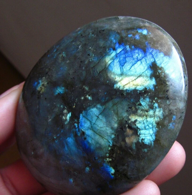 

huij 00943 natural labradorite rock polished golden blue flash AB33 Bronze Statue