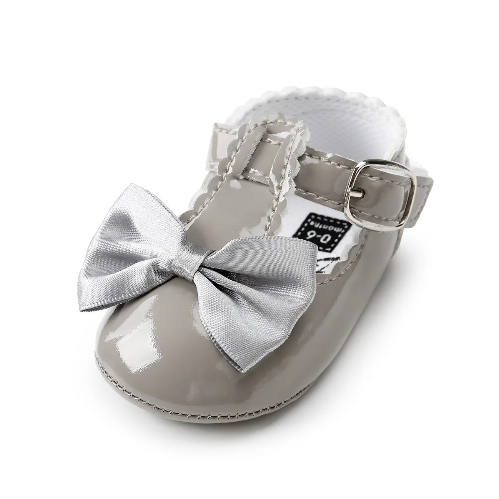 Delebao дизайн с бабочками; обувь для малышей; обувь с пряжкой на ремешке; искусственная кожа; дизайн с сердцем; для малышей; обувь для малышей