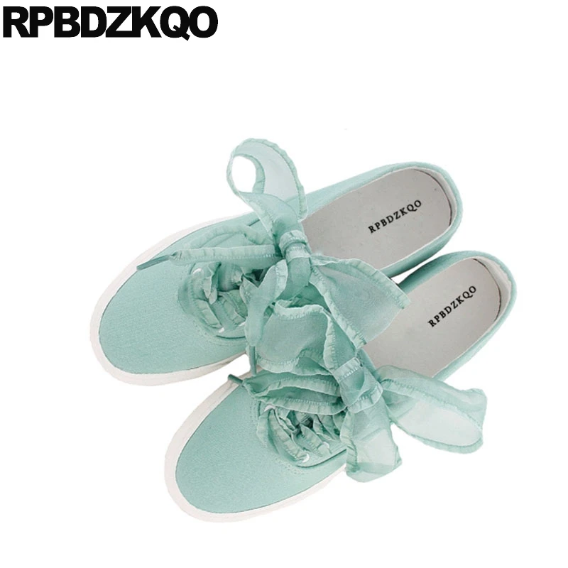 

Plain Canvas Shoes Round Toe Thick Sole Women Cute Lace Up Bow Designer Blue Green Korean Candy Flats Sneakers Elevator Riband