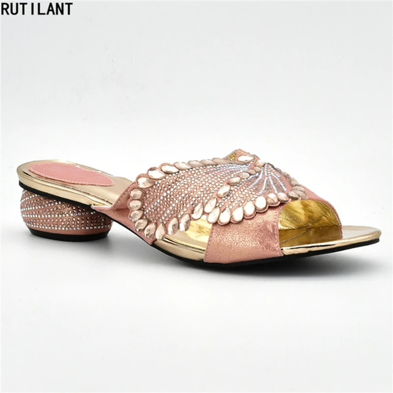 

Latest Ladies Design Italian Women Shoes Decorated with Rhinestone Slip on Women Shoes for Party Luxury Wedding Shoes for Women