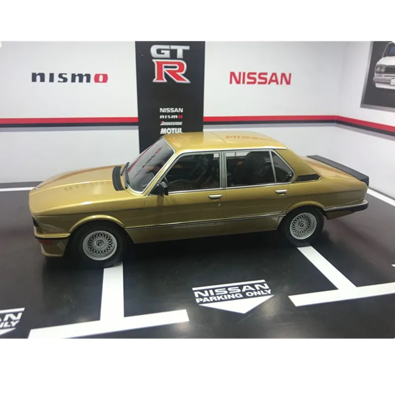 

1:18 scale M535i metal vehicle model simulation collection model gift ornaments
