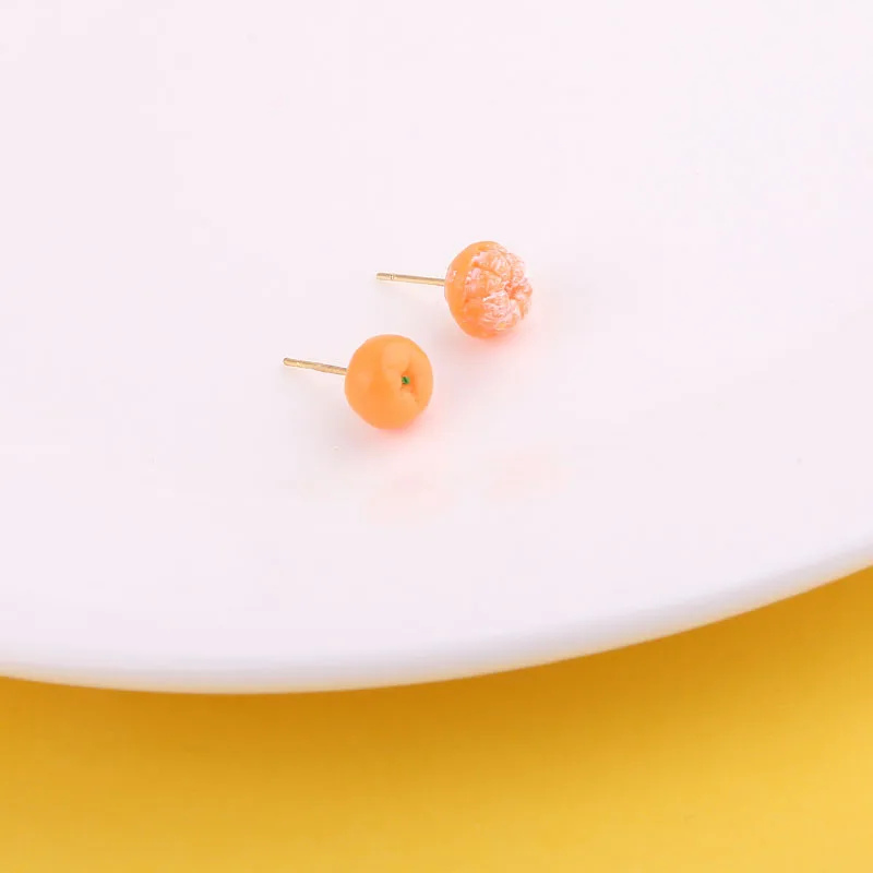 Забавные милые мини имитация пилинга маленькие оранжевые Асимметричные полимерные серьги Женская мода Личность креативные ювелирные изделия подарки