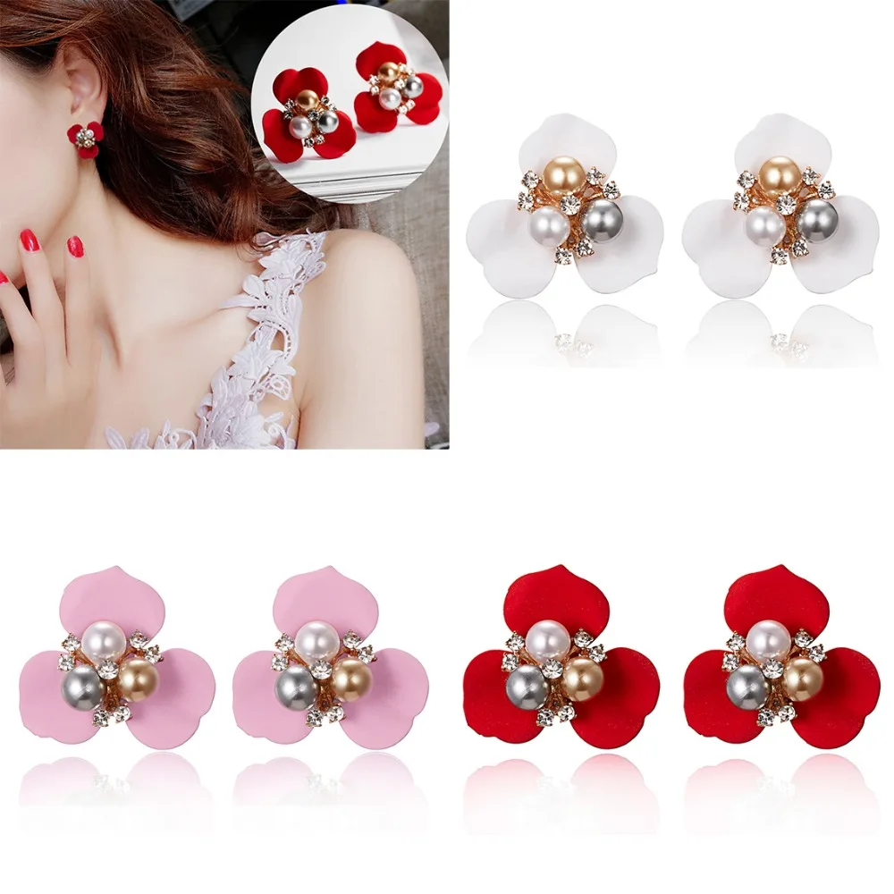 

Rinhoo 2019 Hot Sale Handmade Female Earrings Romantic Pearl Three Petal Flower Shape Stud Earrings For Women Party Jewlry Gifts