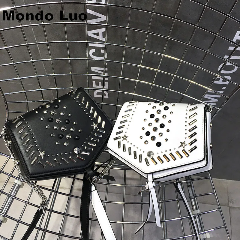 

2017 Women Fashion Design Rivet Vintage Triangle Mini Size Chain Shoulder Bag Better for Summer Simple White Black Color