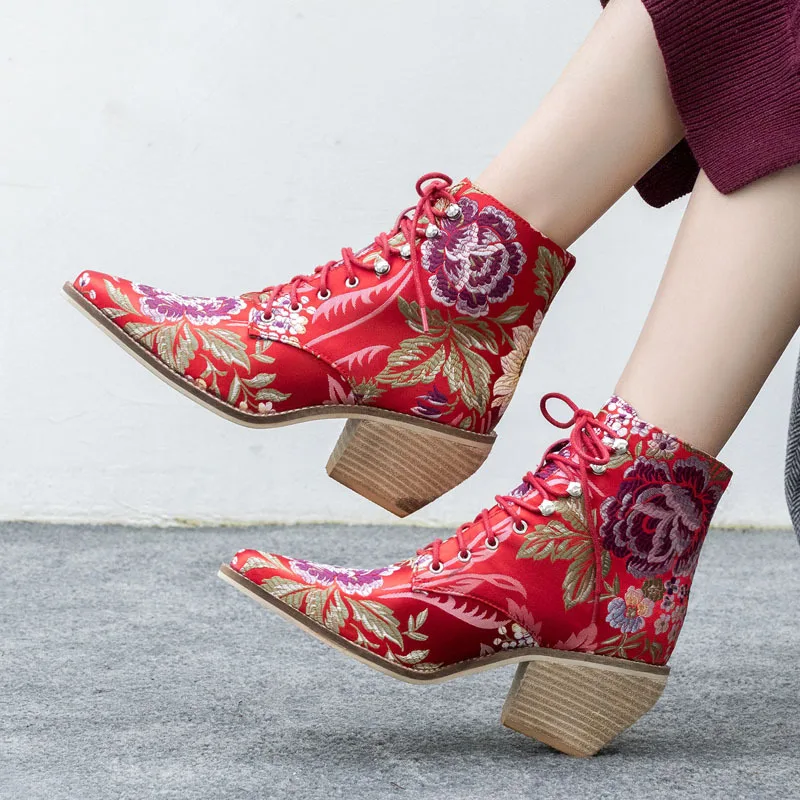 

National style embroidered wooden spun rough red wedding short boots Chinese style Martin boots customizable big codes