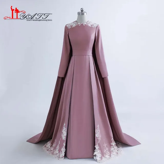 Robe avec cape longue Clearance