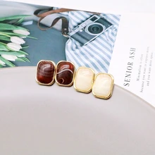 Геометрические темно-красные белые натуральные камни серьги-гвоздики