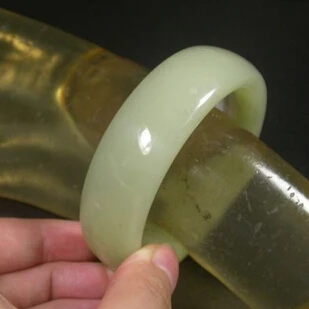 

02014 Certified Chinese 100% Natural Hetian Nephrite Jade Bangle Bracelet (A0429)