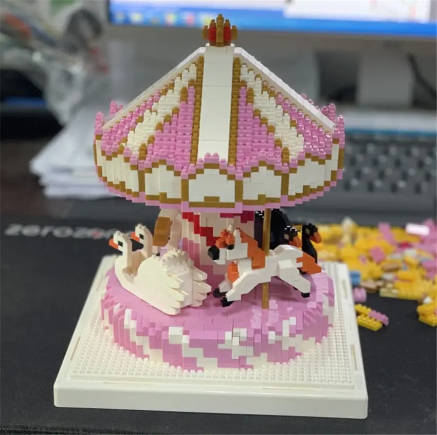 

LNO Amusement Park Pink Merry-go-round Carrousel Horse 3D Model 2500pcs Diamond Mini Building Nano Blocks Bricks Toy #287