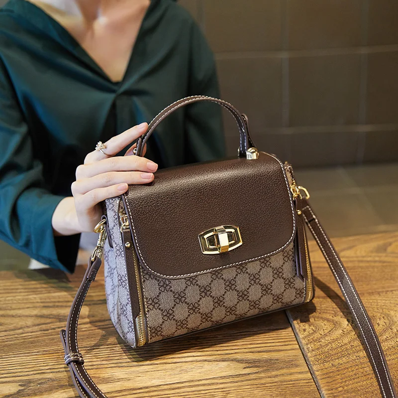 

Designer Women Shoulder Bag Colorful letter Wide Strap luxury Crossbody Bags Messenger casual PVC handbag large capacity