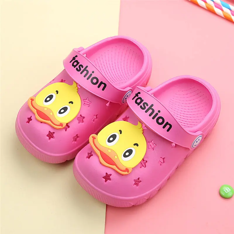 Модные пляжные тапочки для мальчиков и девочек; детские сандалии с рисунком медведя; Летняя детская обувь; дышащая Нескользящая детская обувь - Цвет: rose red