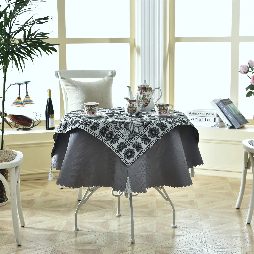 Latest 2 pcs/set Round 140cm Luxury Enbroidery Table Linens Fashion