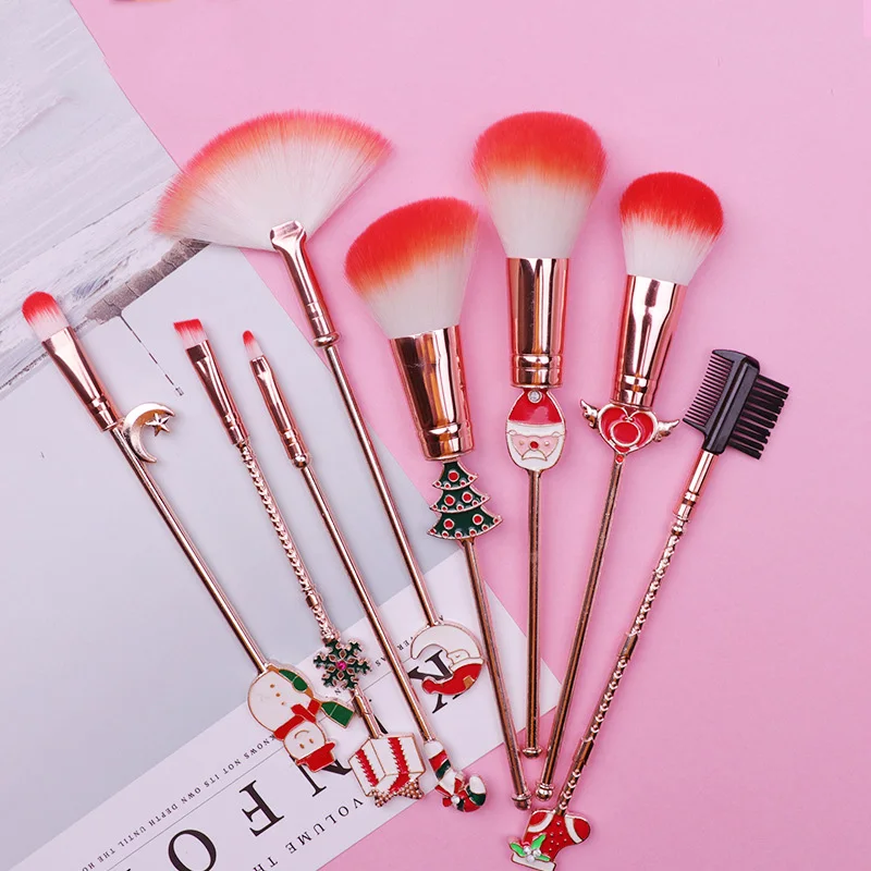 

AT FASHION 8pcs Christmas Elk Foundation Powder Scattered Concealer Fan Brush Eyebrow Lip Makeup Brush Kit with PU Bag