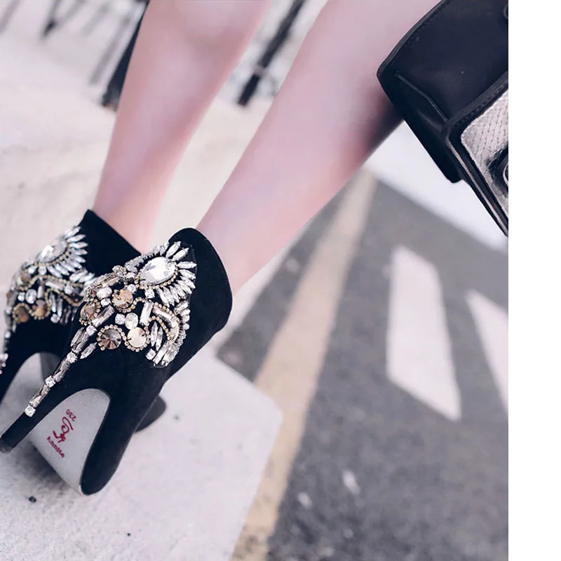 2016 Autumn&Winter New Sexy Pointed High-Heeled V Deep Diamond Boots Thin Heel Suede Ankle Boots Martin Boots Women Boots