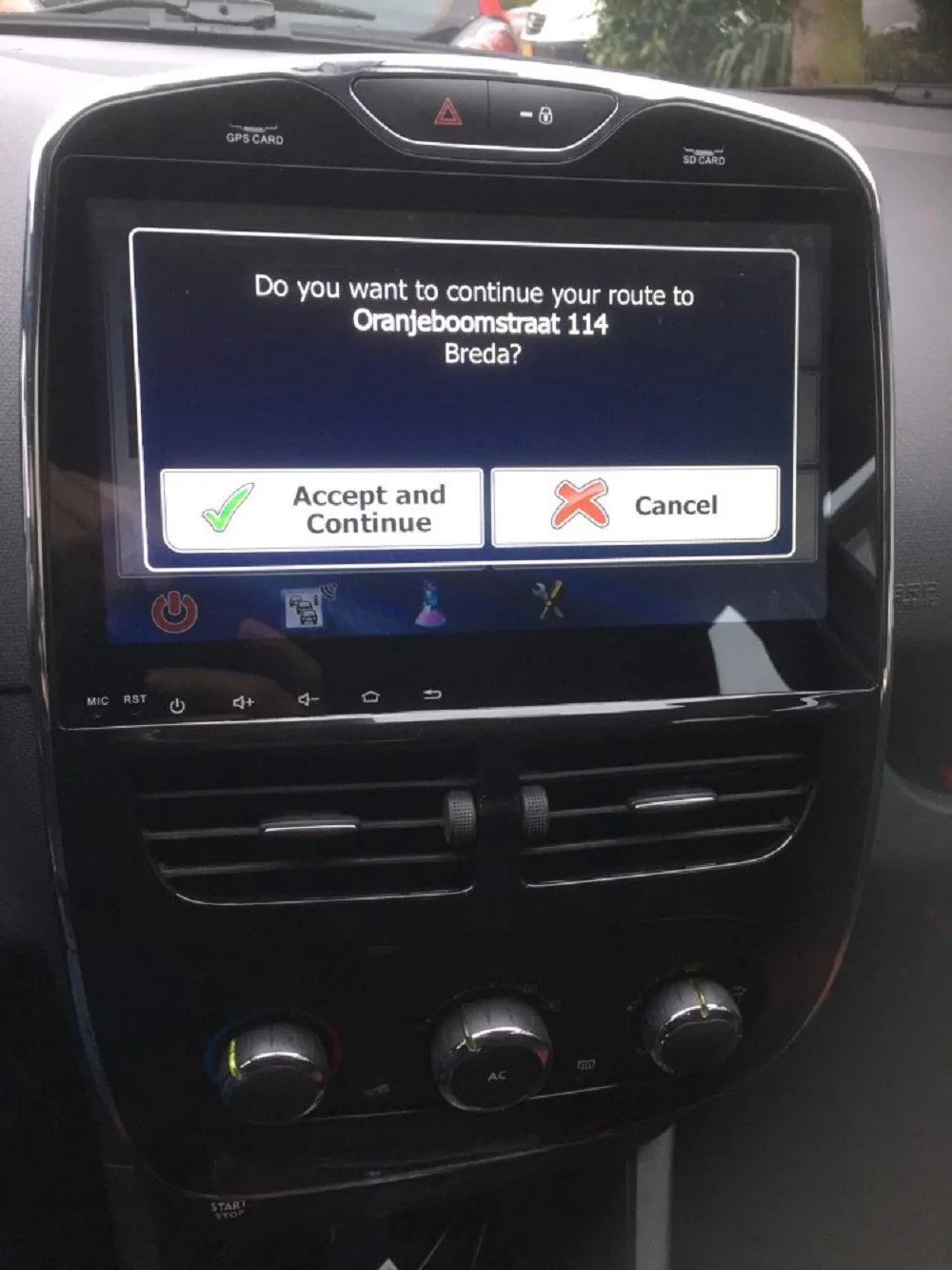 Clearance Android 8.0 Octa Core 10.1" Car Audio Stereo Player for Renault Clio 2013 2014 2015 2016 2017 GPS Radio Bluetooth WIFI 32GB ROM 5