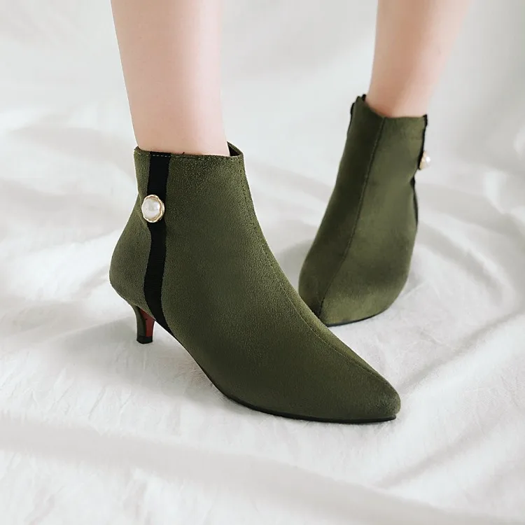 

Big Size 11 12 13 14 15 16 17 Fashionable pointed single-mile water drill boots with thick heels and high heels