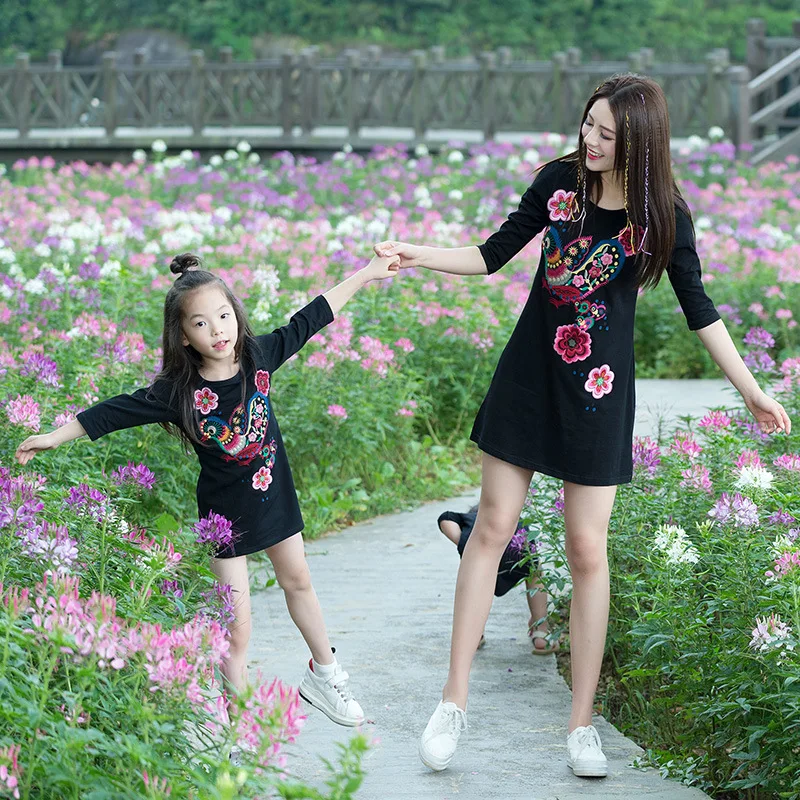 

Family matching mother daughter mommy and me clothes family look girls national embroidery women summer dress vintage outfits