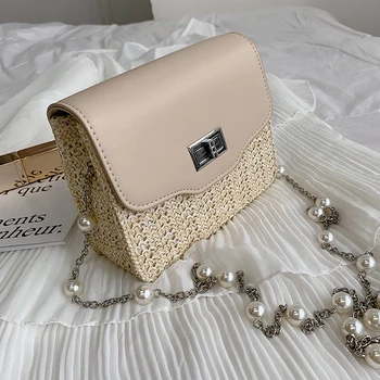

The new south Korean version of the little fresh bag 2019 has a versatile chain, small square bag and cross-body bag with one sh