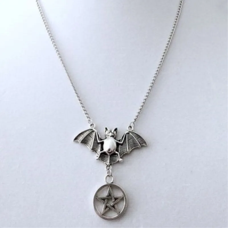 

1Pcs The bat star Gothic street punk rock pendant Pendant Necklace