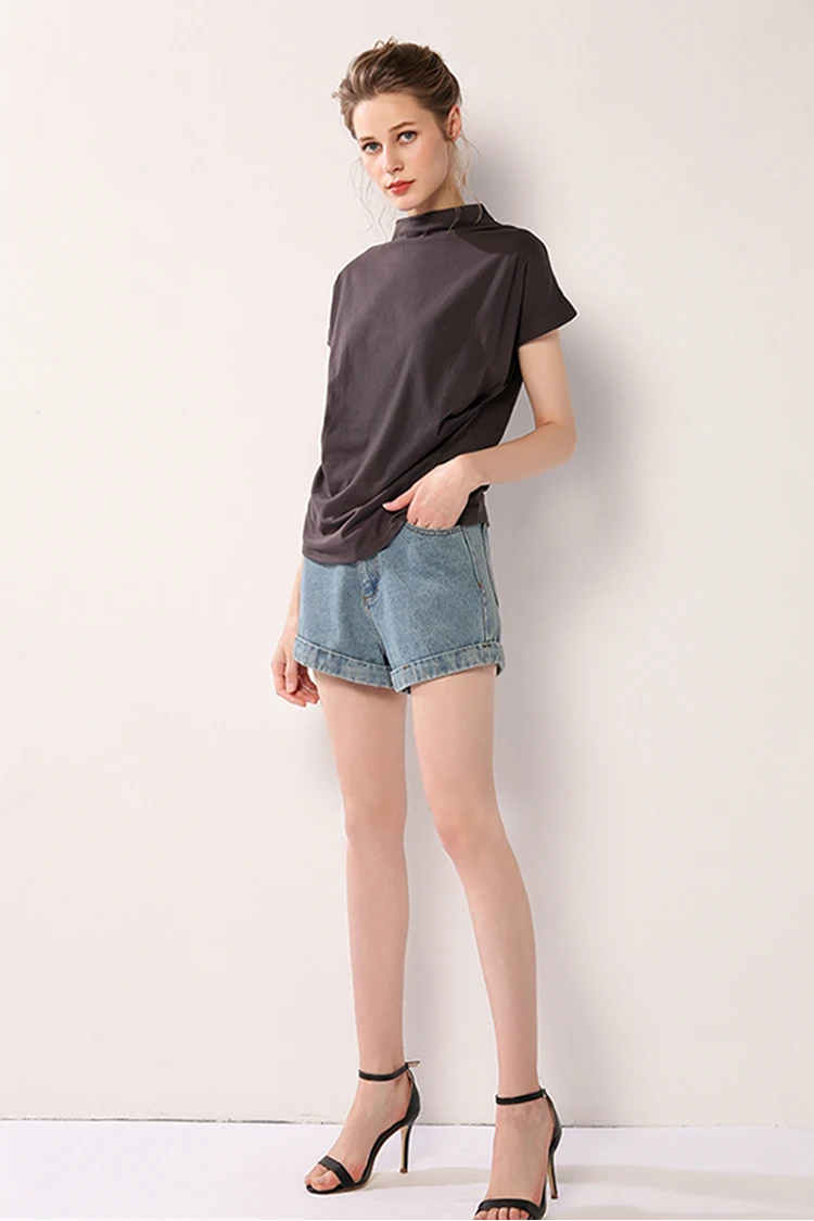 gray short sleeve