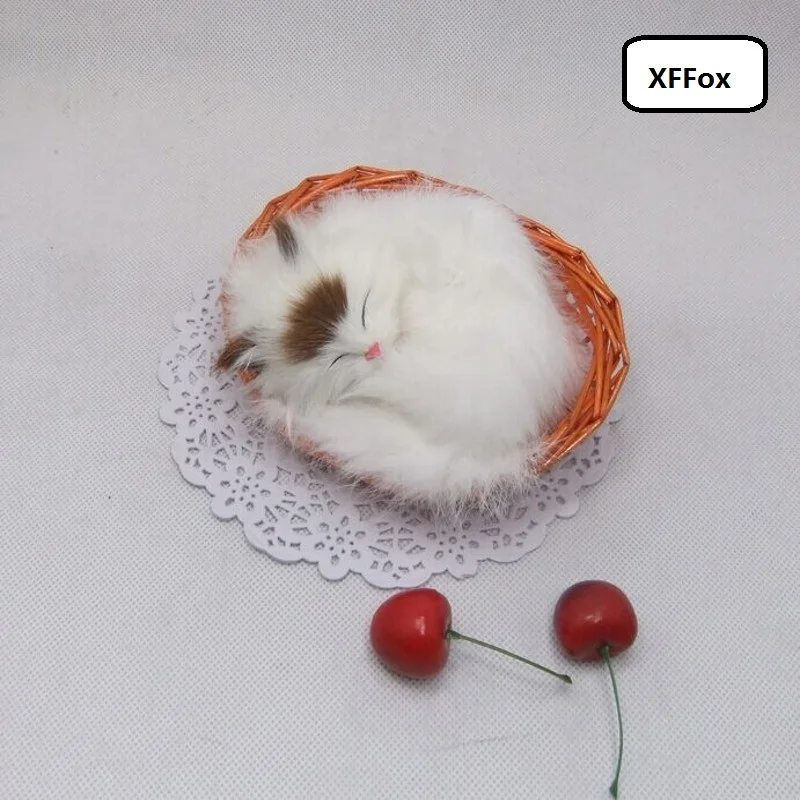 

Милая реальная жизнь маленькая модель кошки в корзине пластик и мех белый спящий Кот подарок около 10 см xf1194